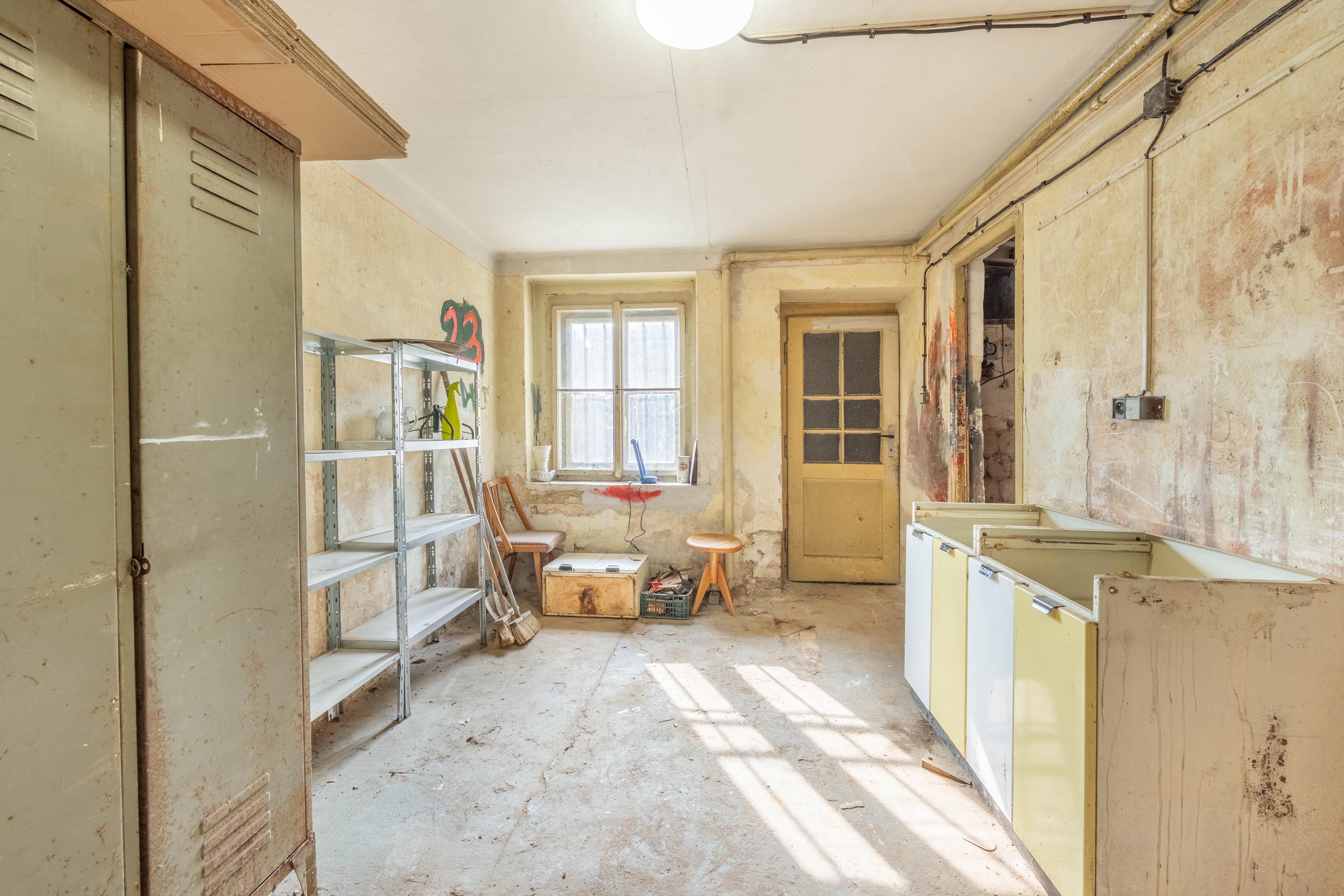 Přízemí — místnost